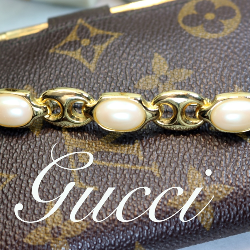 ⚜️PAOLO GUCCI Simulated Pearl Gold Tone Brooch ✨